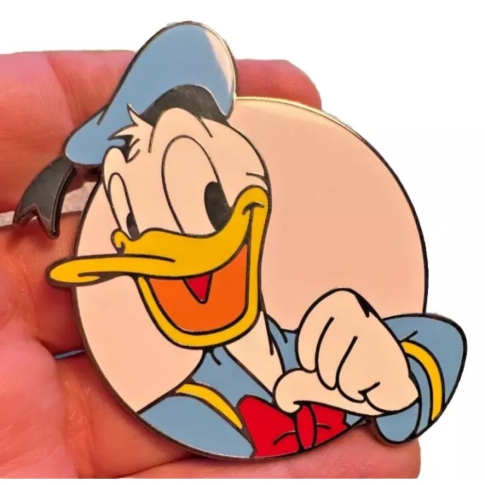 Disney Fantasy Pin Donald Duck Face Head Close Up 3 Inch Big Large Jumbo Blue